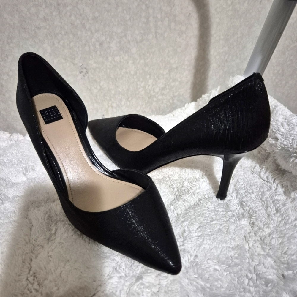 White House Black Market Black Heels...SIZE:8 1/2